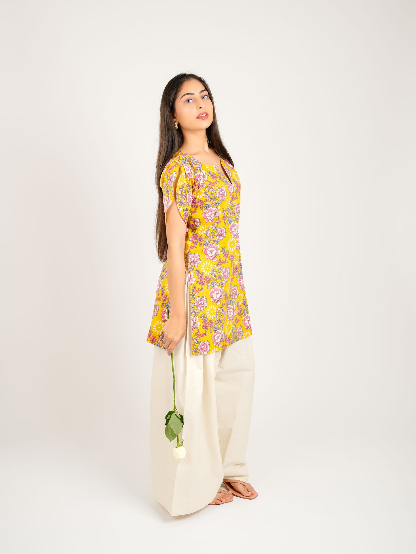 MONOMEE SARVA FARSHI SALWAR KURTA SET