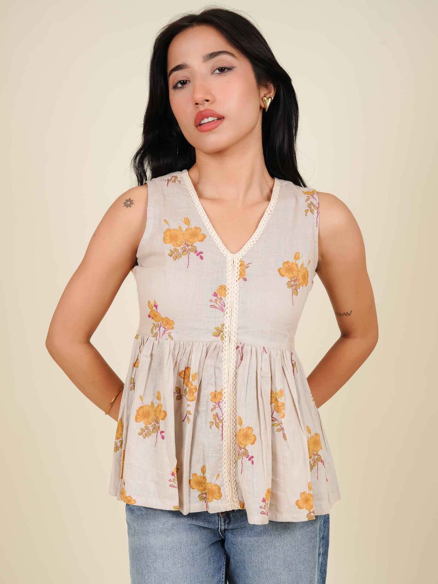 MONOMEE DAKOTA GREY FLORAL LACE SHORT KURTI