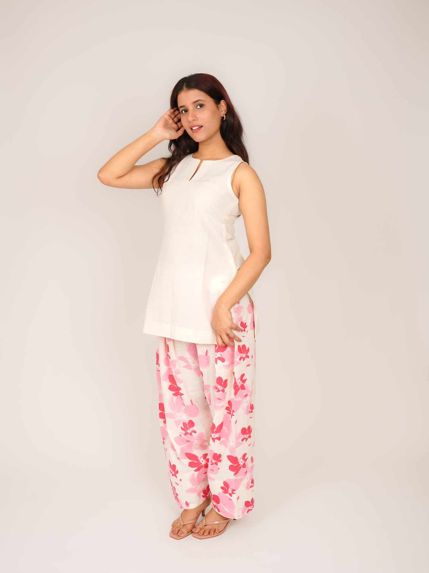 MONOMEE COTTON STRAIGHT KURTI WITH PRINTED FARSHI SALWAR