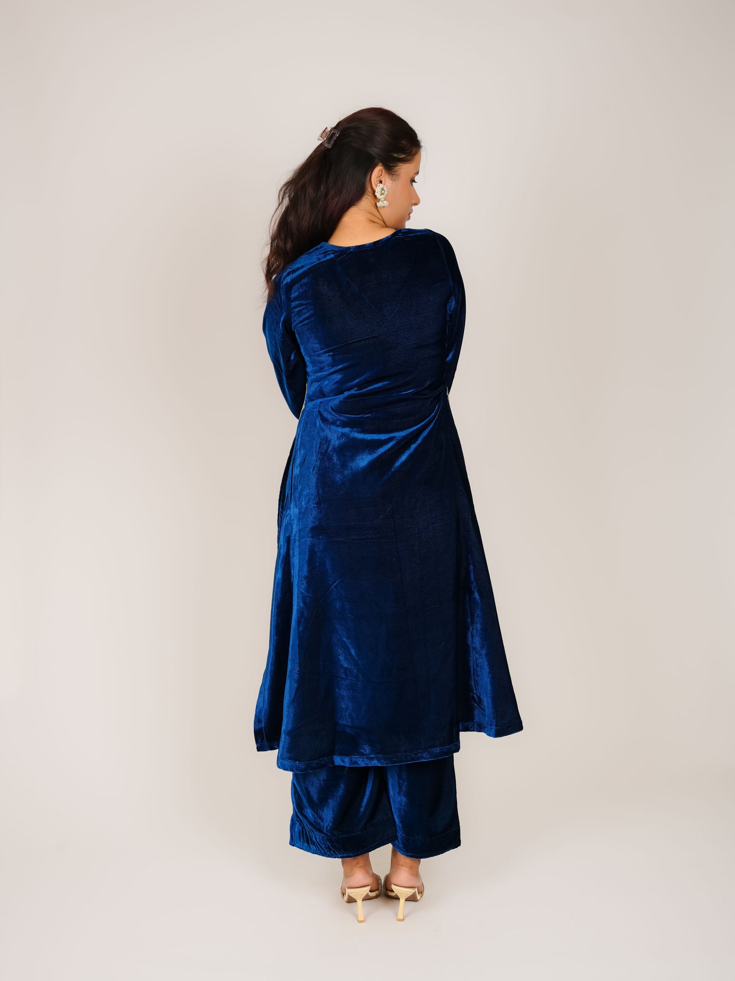 VRUTIKA BLUE V-NECK BELL SLEEVE A-LINE VELVET KURTA WITH PALAZZOS