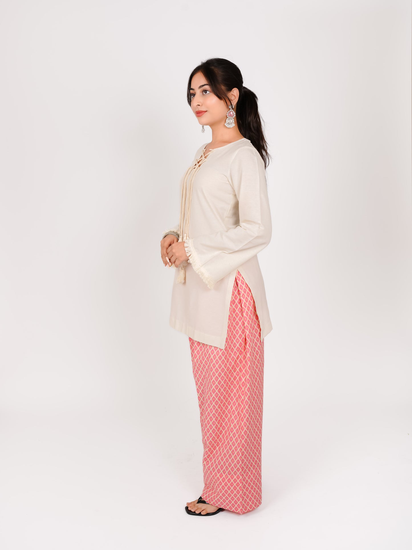 MONOMEE NITARA PINK NECK DORI FARSHI SALWAR SET