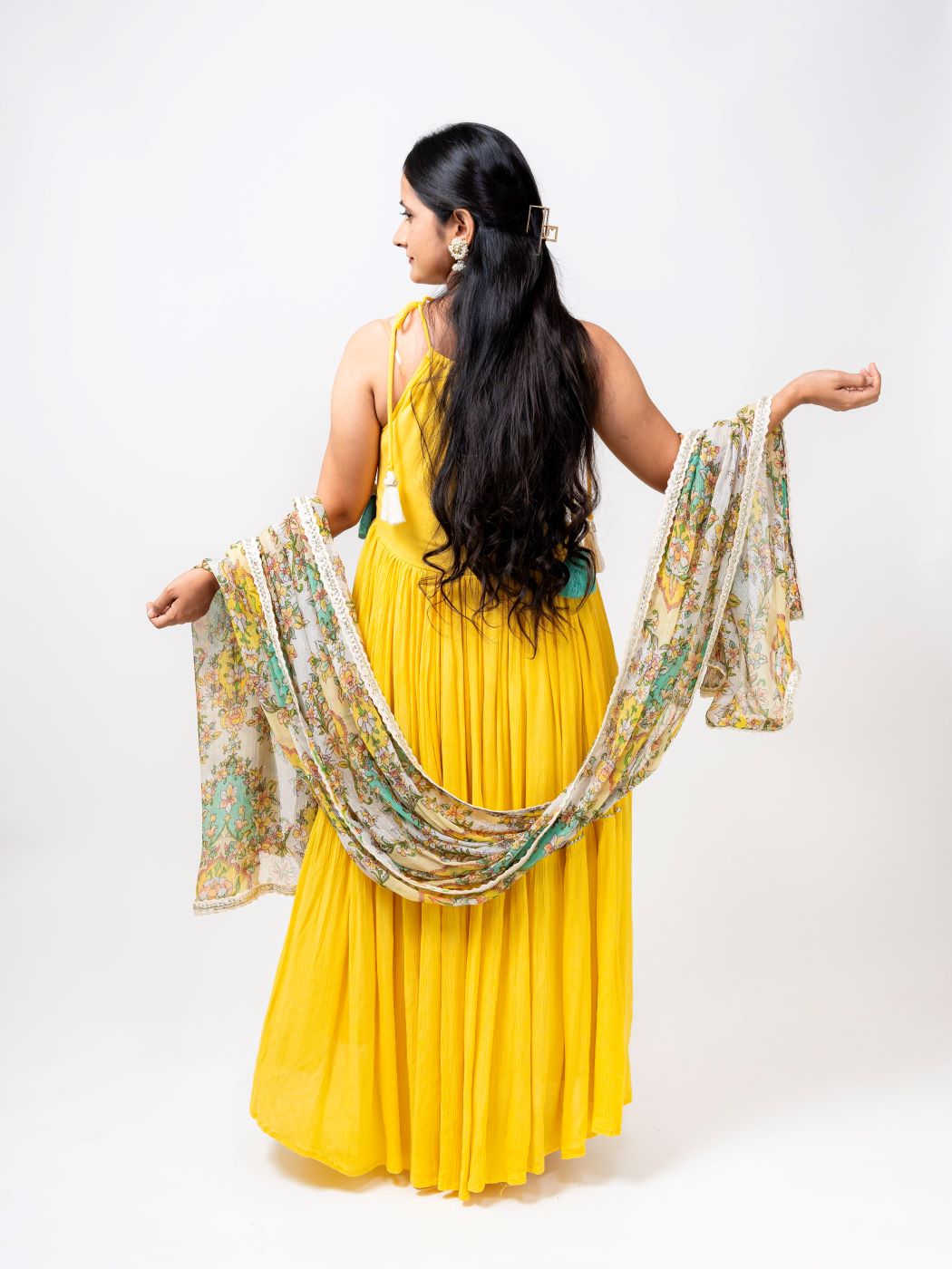 VARENYA GATHERED HALTER NECK DRESS