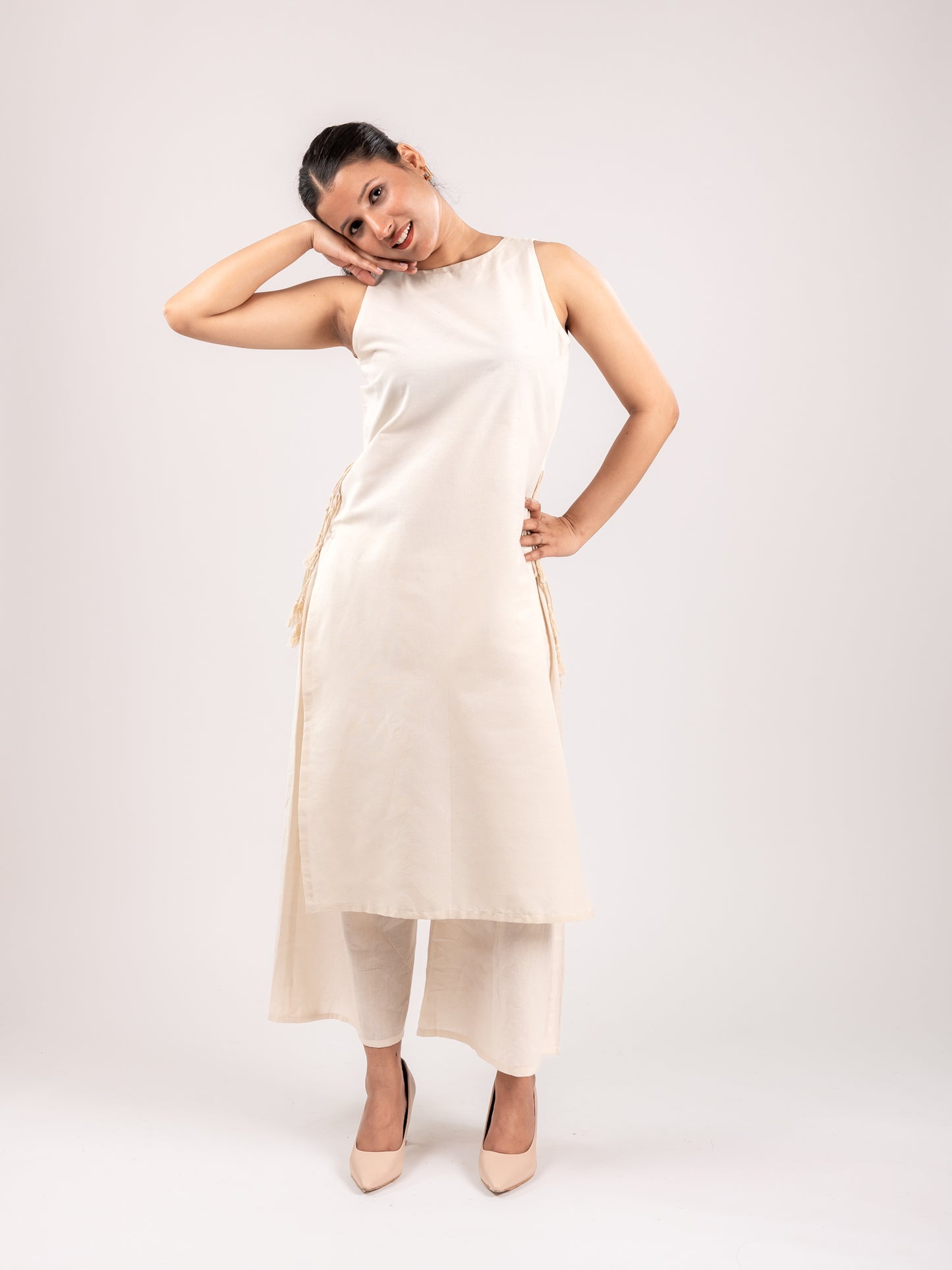 MONOMEE ANIKA OFF-WHITE KURTA SET