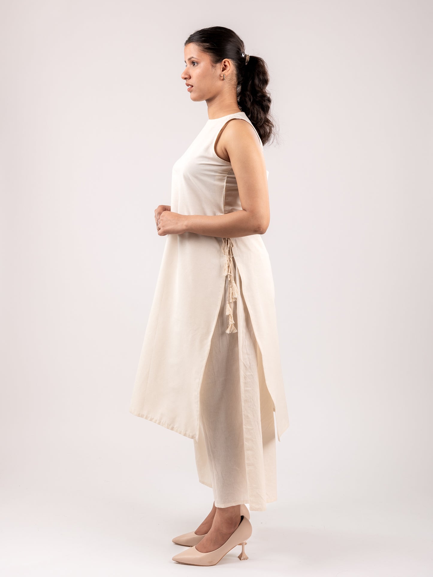 MONOMEE ANIKA OFF-WHITE KURTA SET