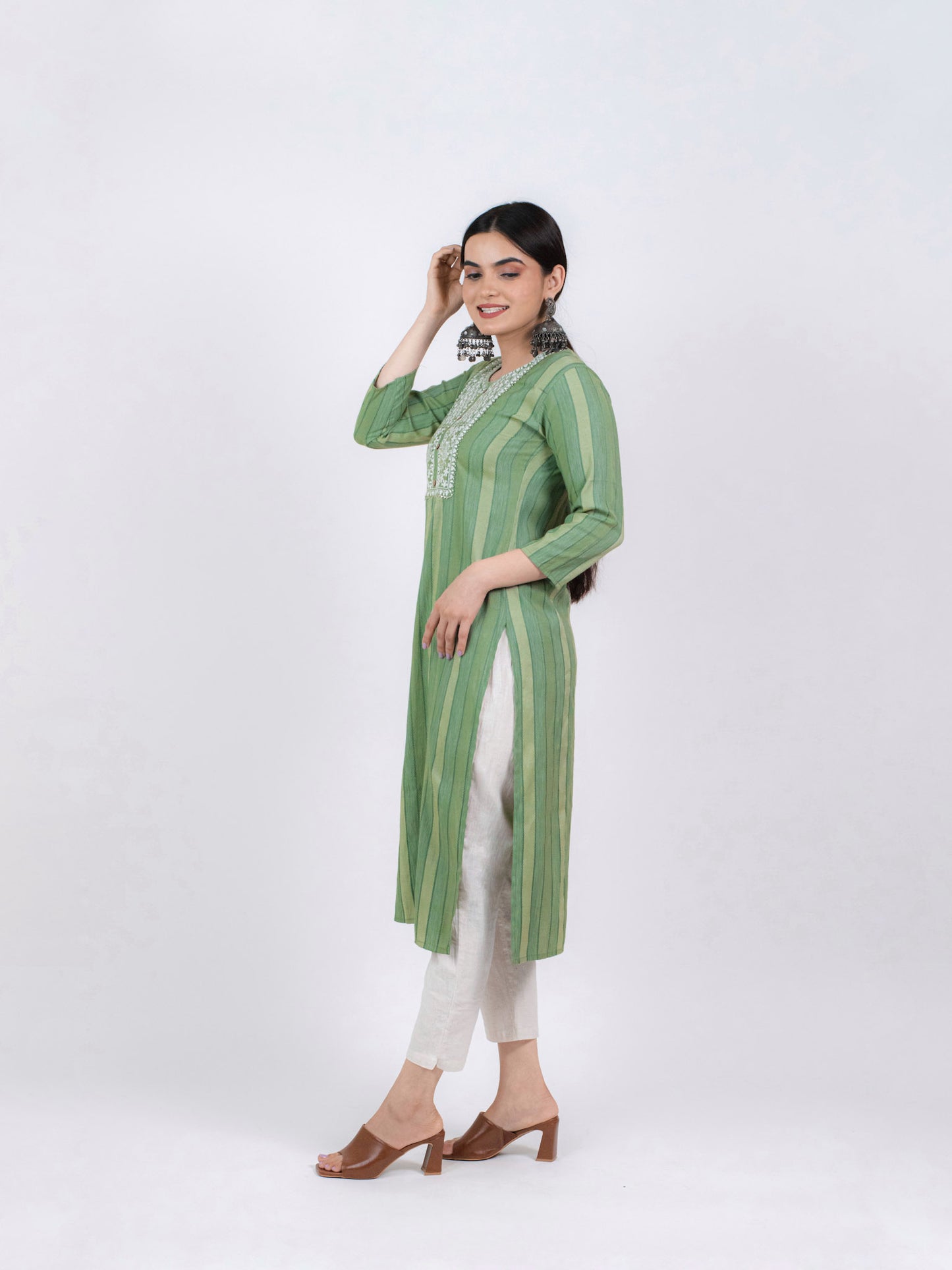 AADYA KURTI