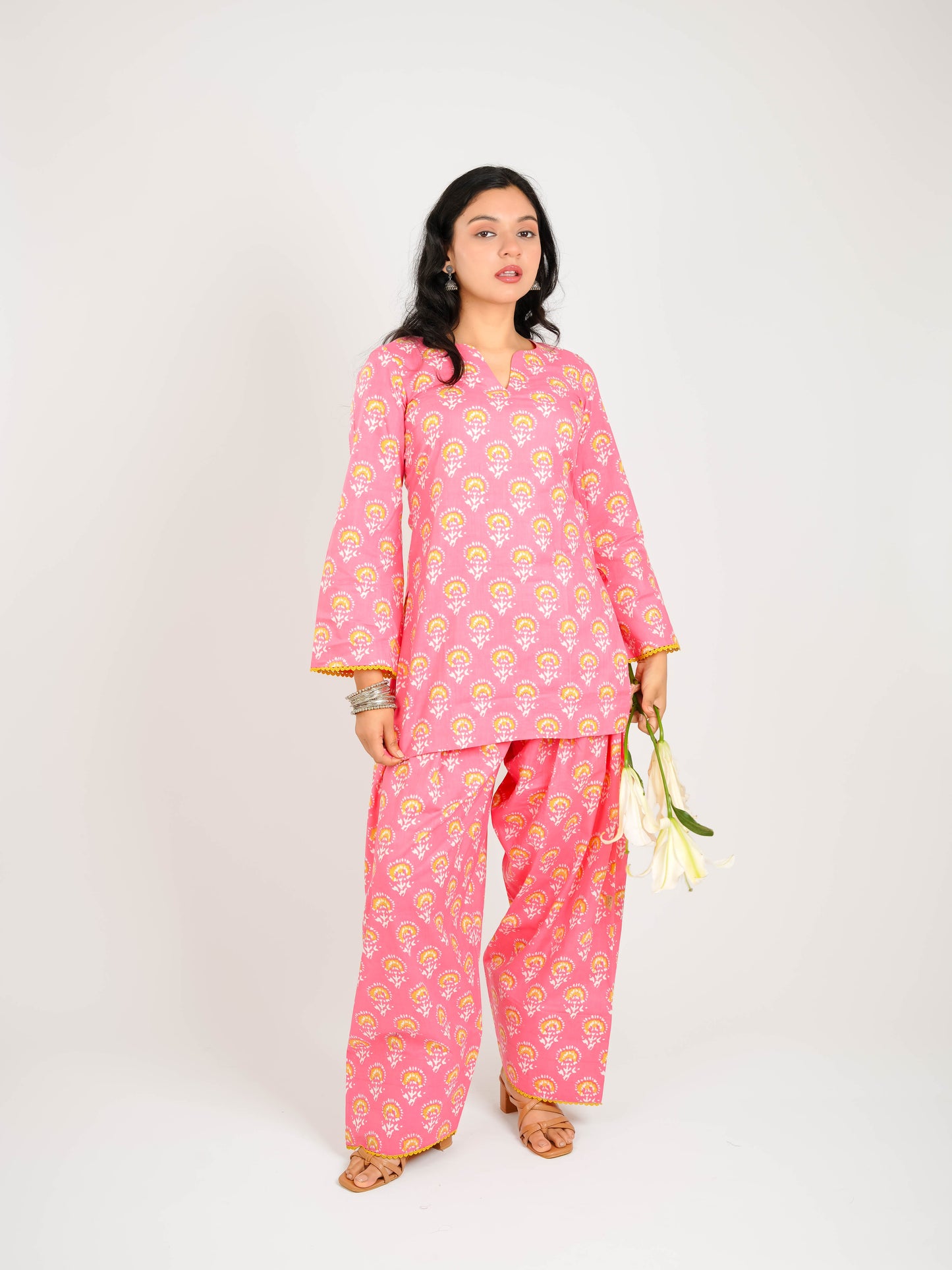 MONOMEE AIRA FARSHI SALWAR KURTA SET