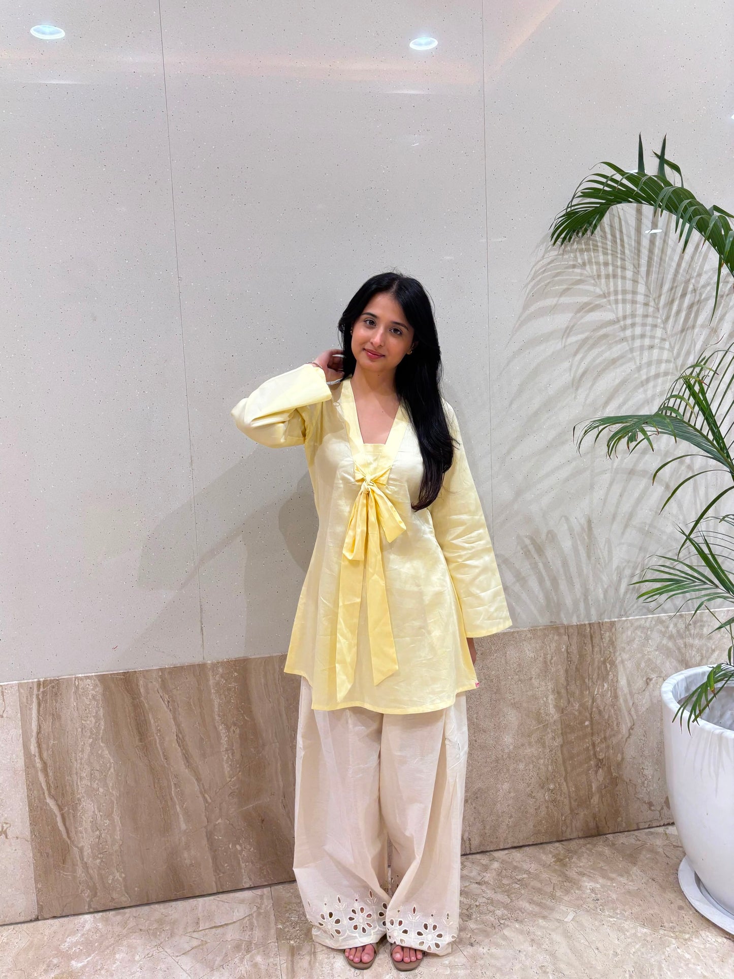 MONOMEE JASMIN SCHIFFLI BOW DETAIL FARSHI KURTA SET