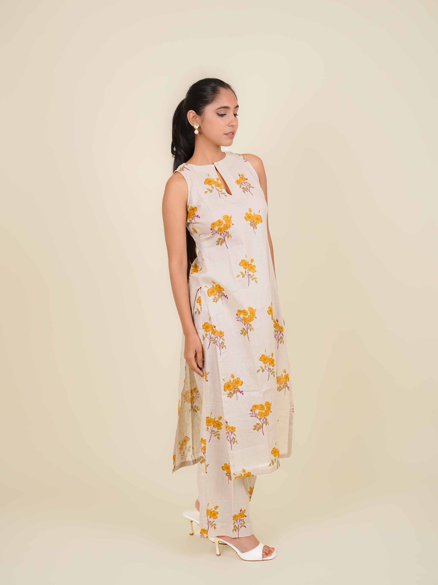 MONOMEE KRITI GREY FLORAL KURTA SET