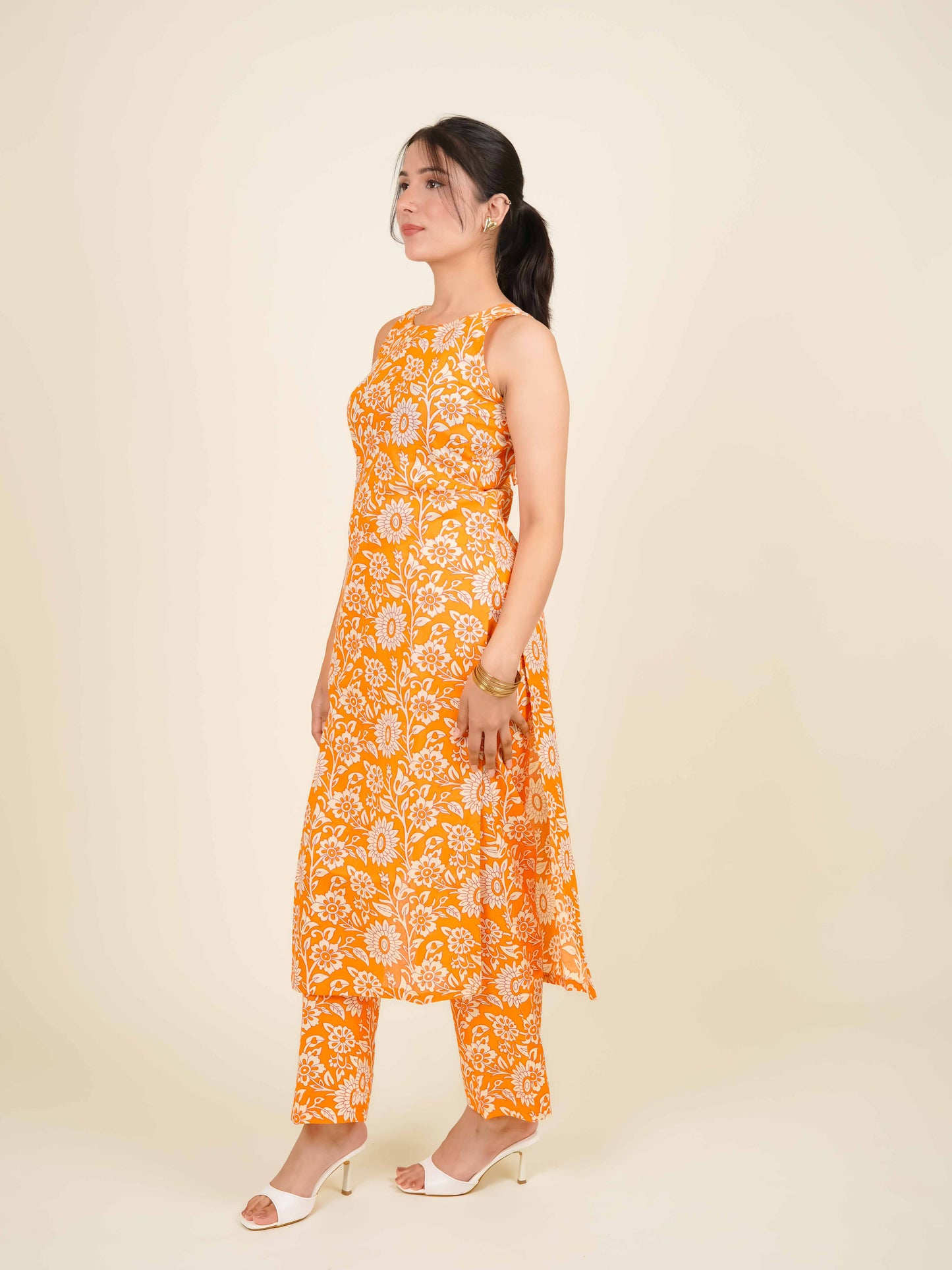 MONOMEE REEVA ORANGE FLORAL KURTA SET