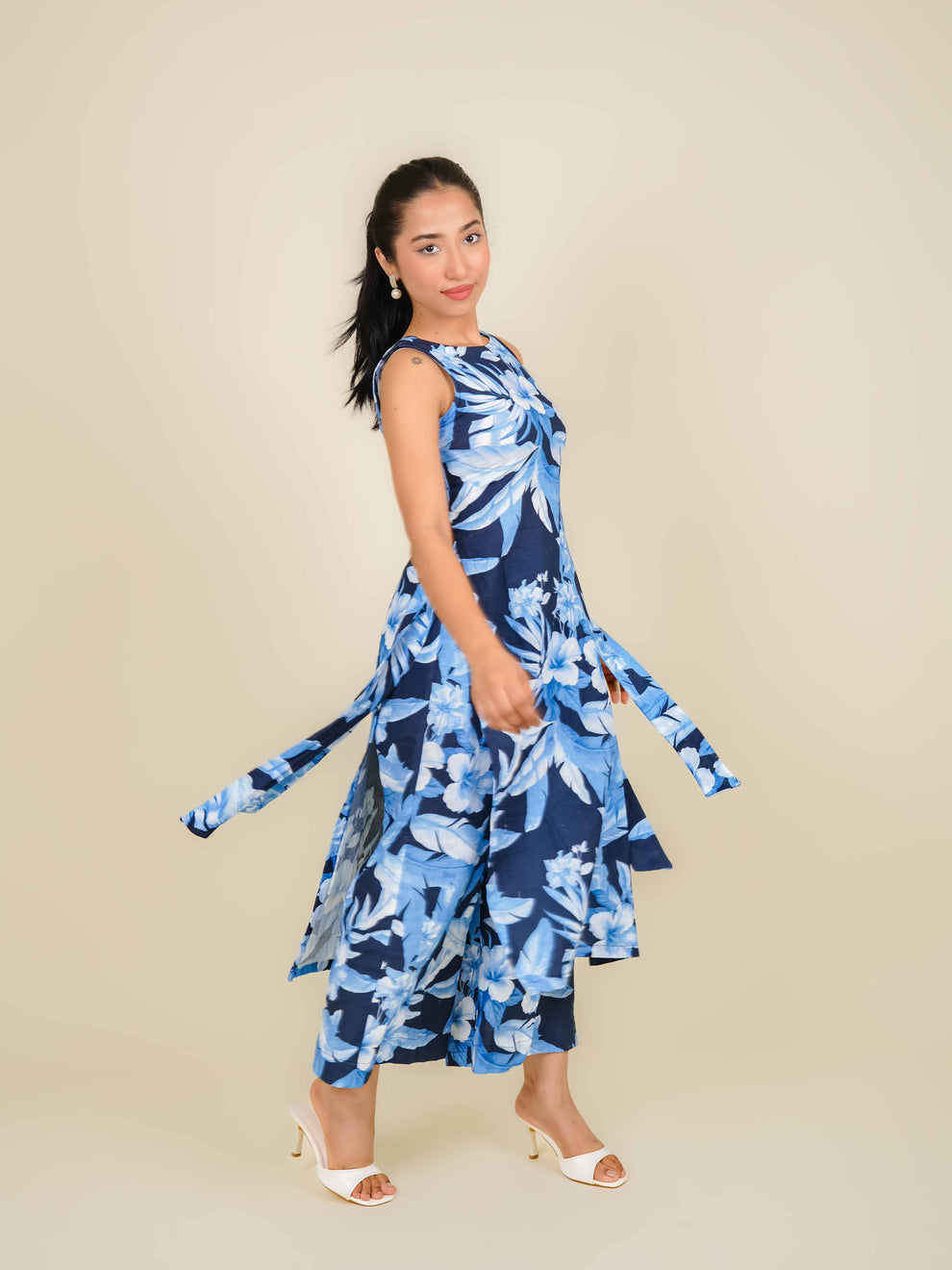 MONOMEE AARINI BLUE FLORAL BELL SLEEVE KURTI