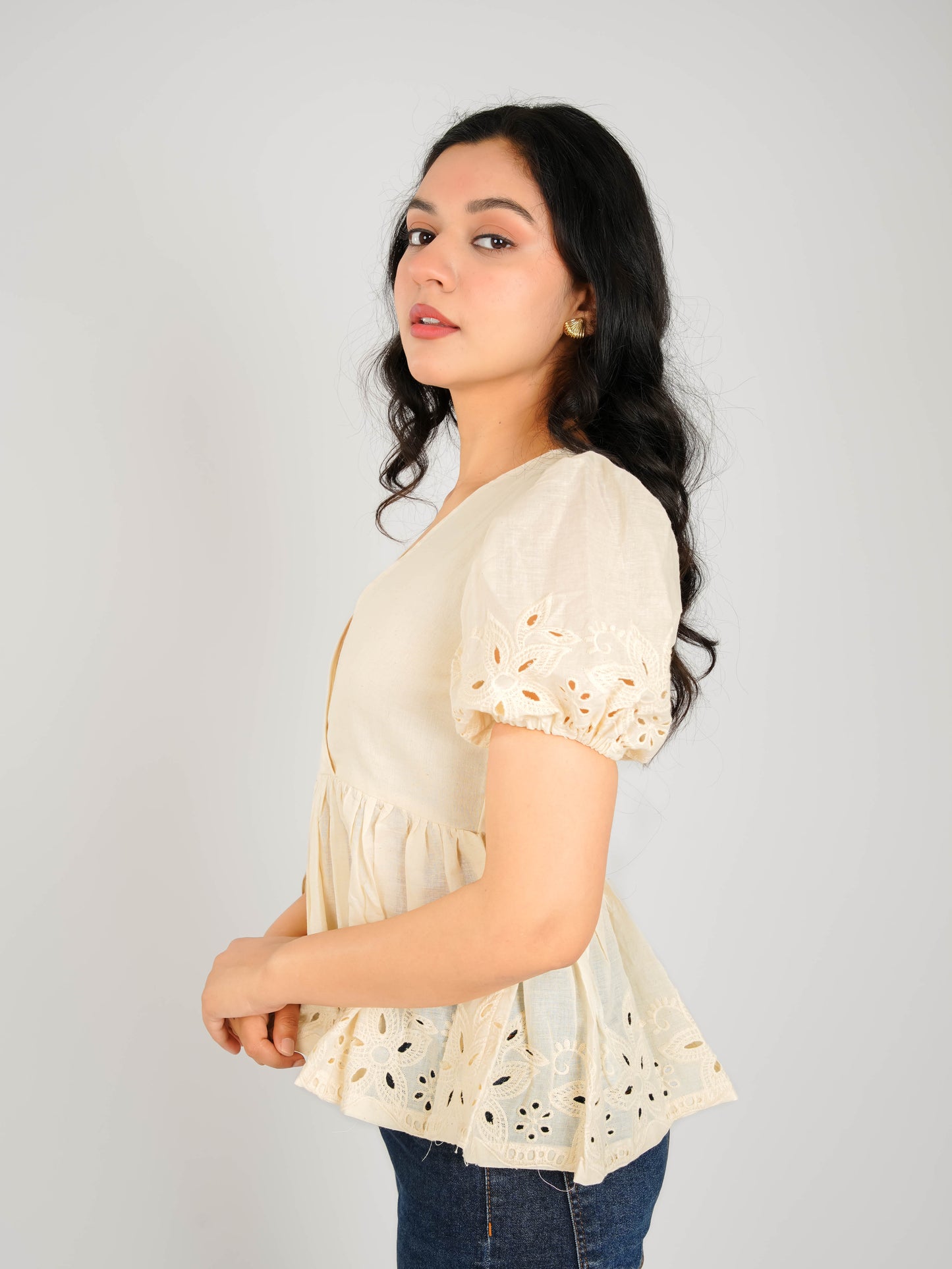 MONOMEE KYRA SCHIFFLI CROP TOP