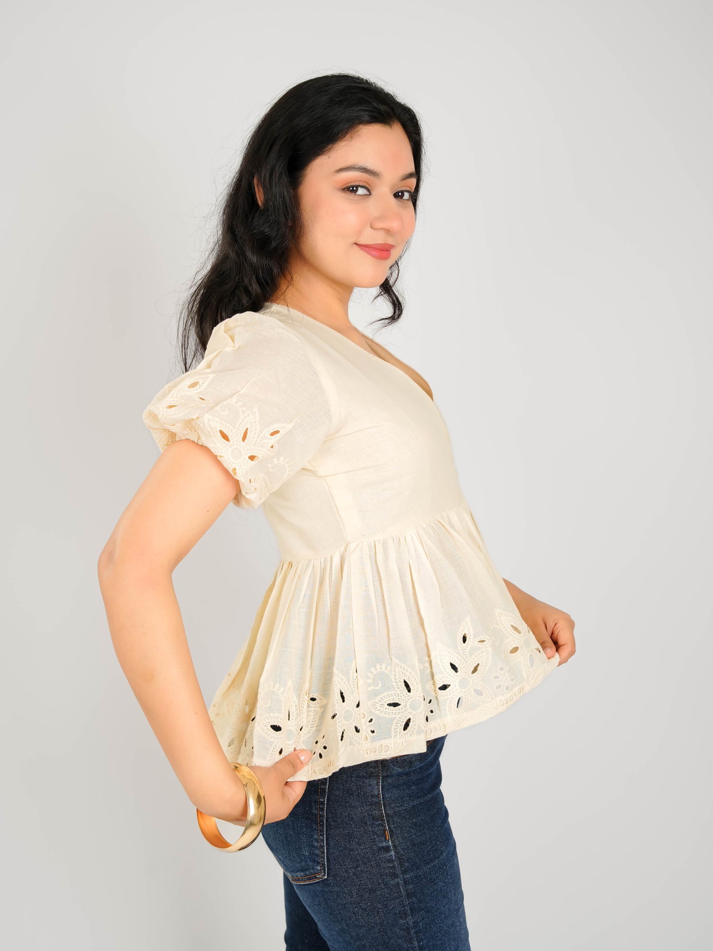 MONOMEE KYRA SCHIFFLI CROP TOP