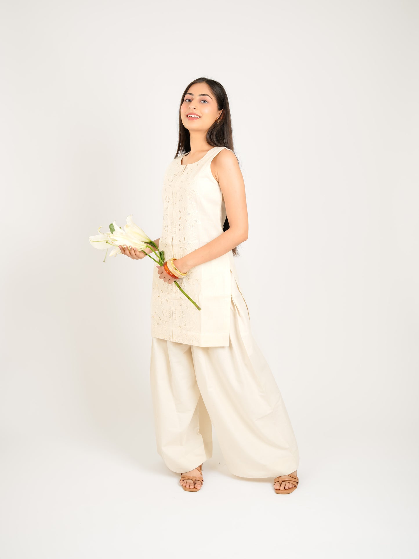 MONOMEE HANSIKA SCHIFFLI FARSHI SALWAR KURTA SET