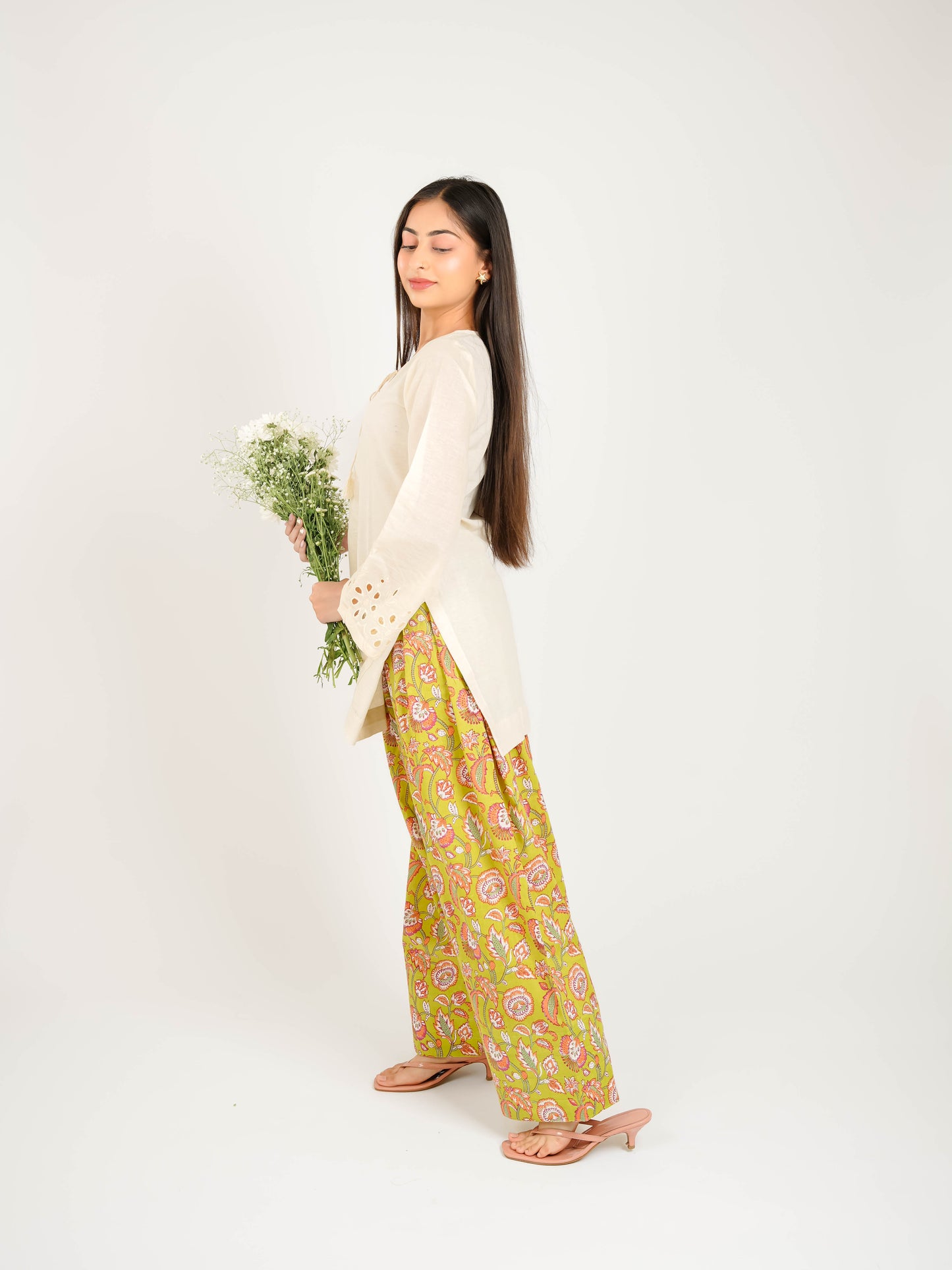 MONOMEE TANIRA FARSHI SALWAR KURTA SET