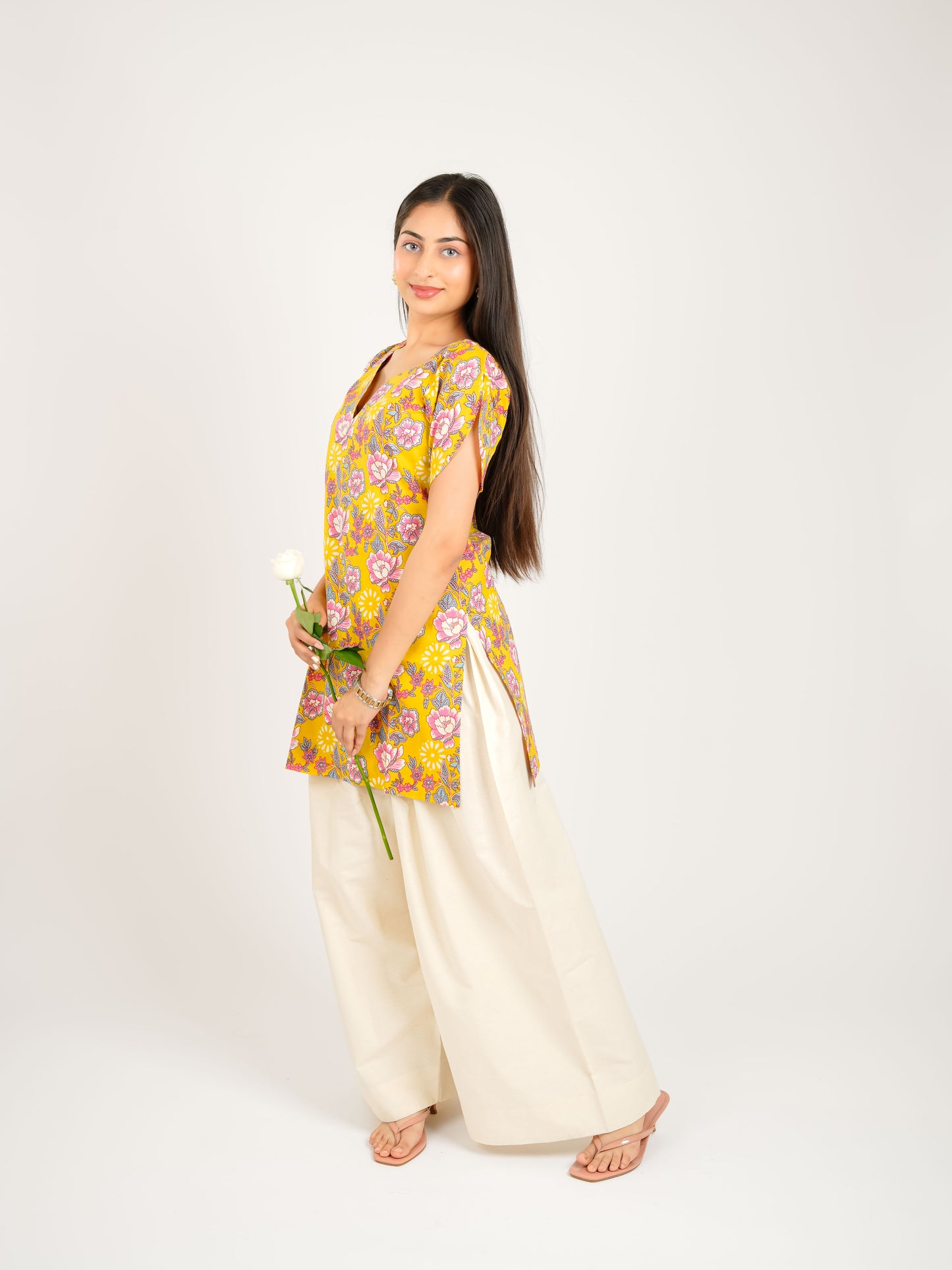MONOMEE SARVA FARSHI SALWAR KURTA SET
