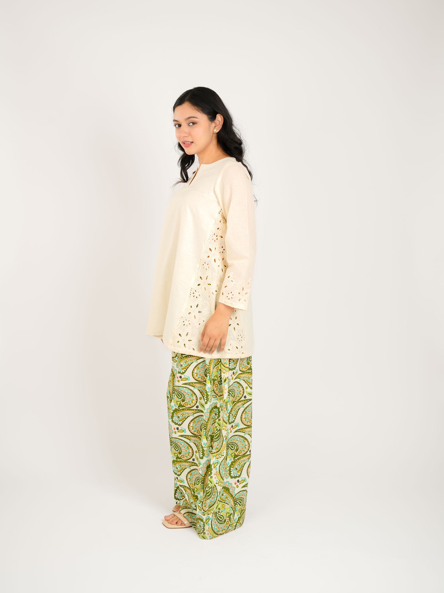 MONOMEE EKAA SCHIFFLI GREEN PAISLEY FARSHI SALWAR KURTA SET