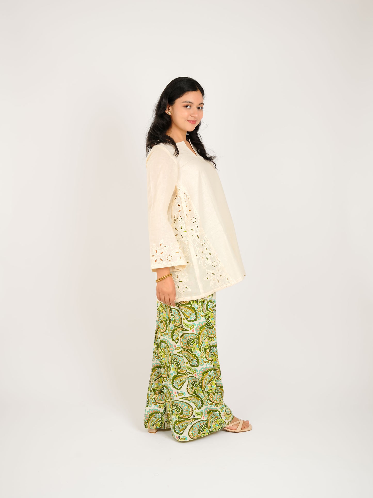 MONOMEE EKAA SCHIFFLI GREEN PAISLEY FARSHI SALWAR KURTA SET