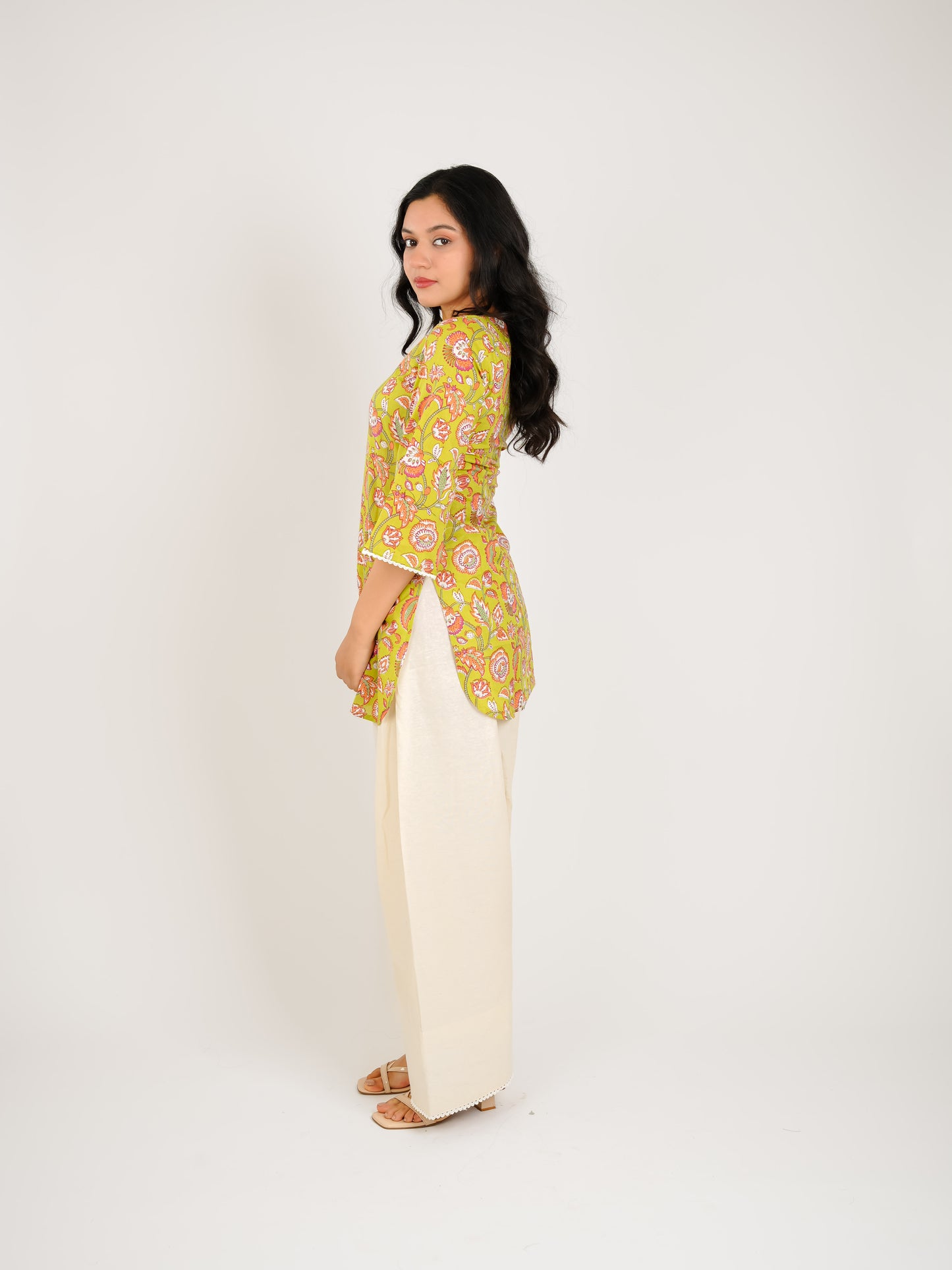 MONOMEE KARUNA FARSHI SALWAR KURTA SET