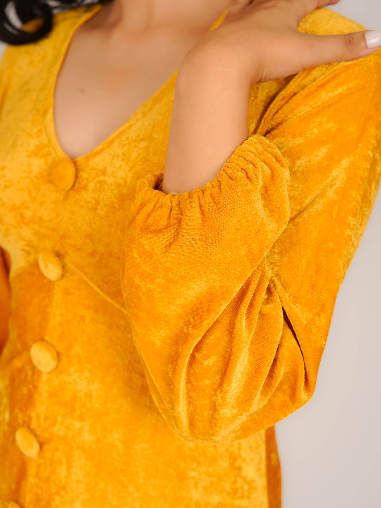 MONOMEE SEREN YELLOW MIDI VELVET DRESS