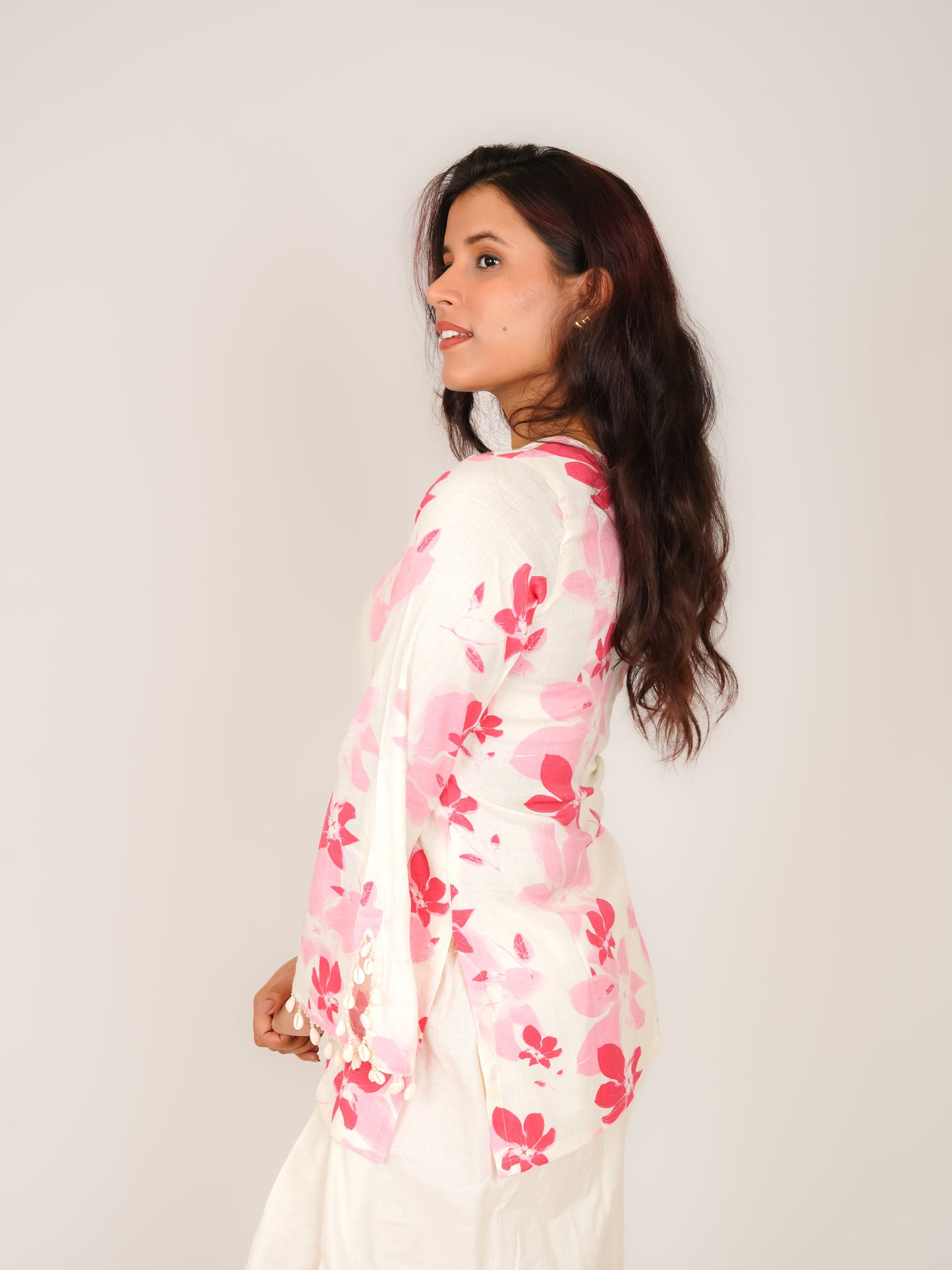 MONOMEE SIA PINK FLORAL BELL SLEEVE KURTI