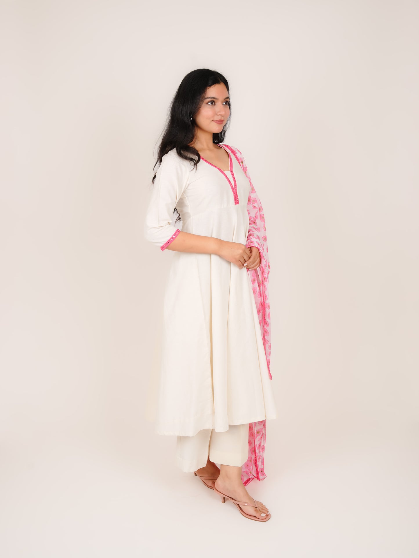 AAROHI WHITE COTTON SUIT SET WITH FLORAL PRINT DUPATTA