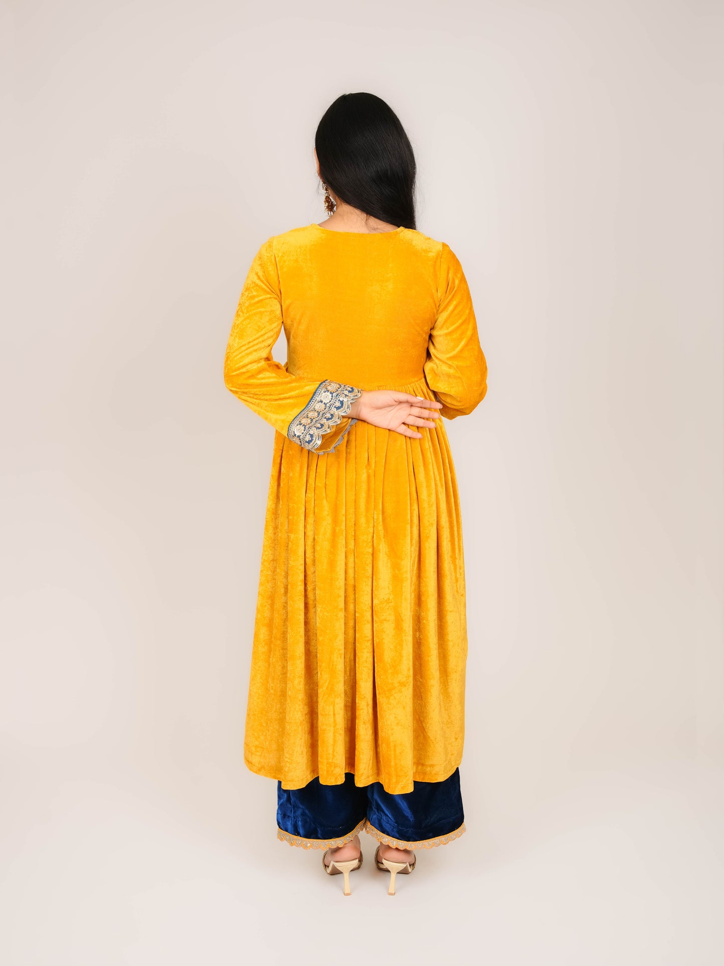 NEYARA V-NECK BELL SLEEVE NAYRA CUT VELVET KURTA WITH PALAZZOS