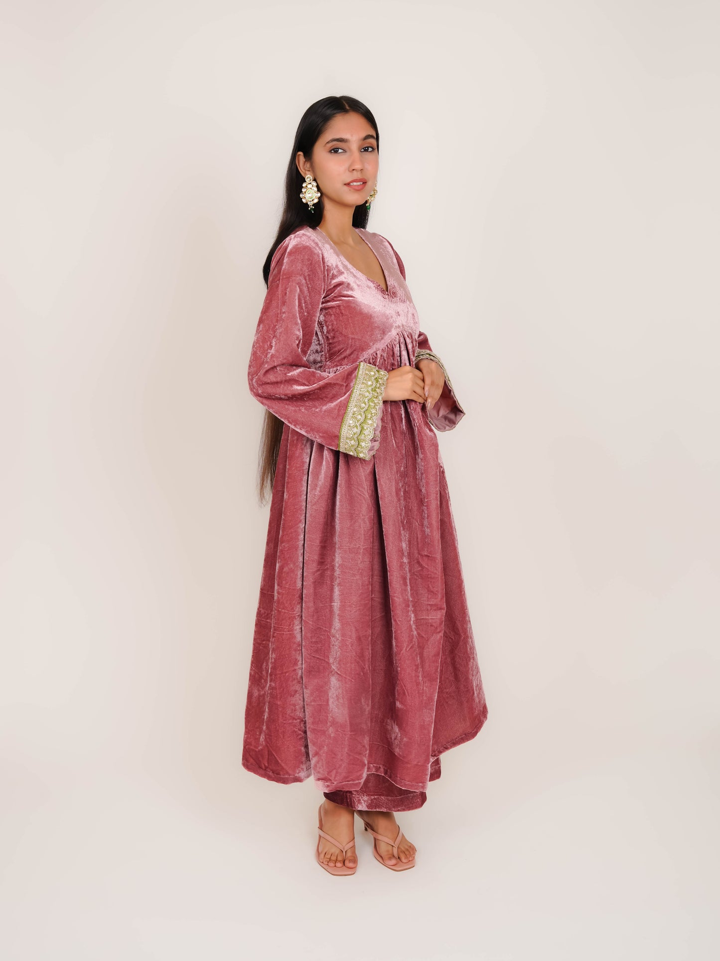 ISHANI MAUVE V-NECK BELL SLEEVE NAYRA CUT VELVET KURTA WITH PALAZZOS