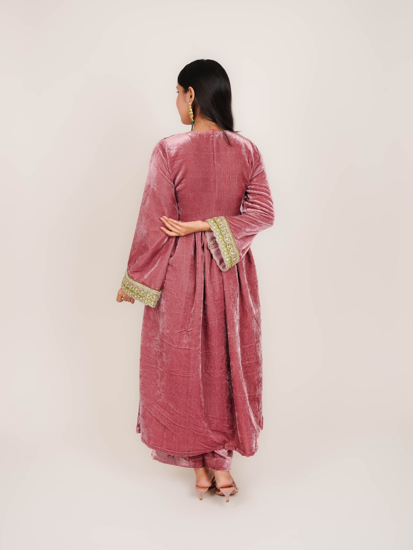 ISHANI MAUVE V-NECK BELL SLEEVE NAYRA CUT VELVET KURTA WITH PALAZZOS