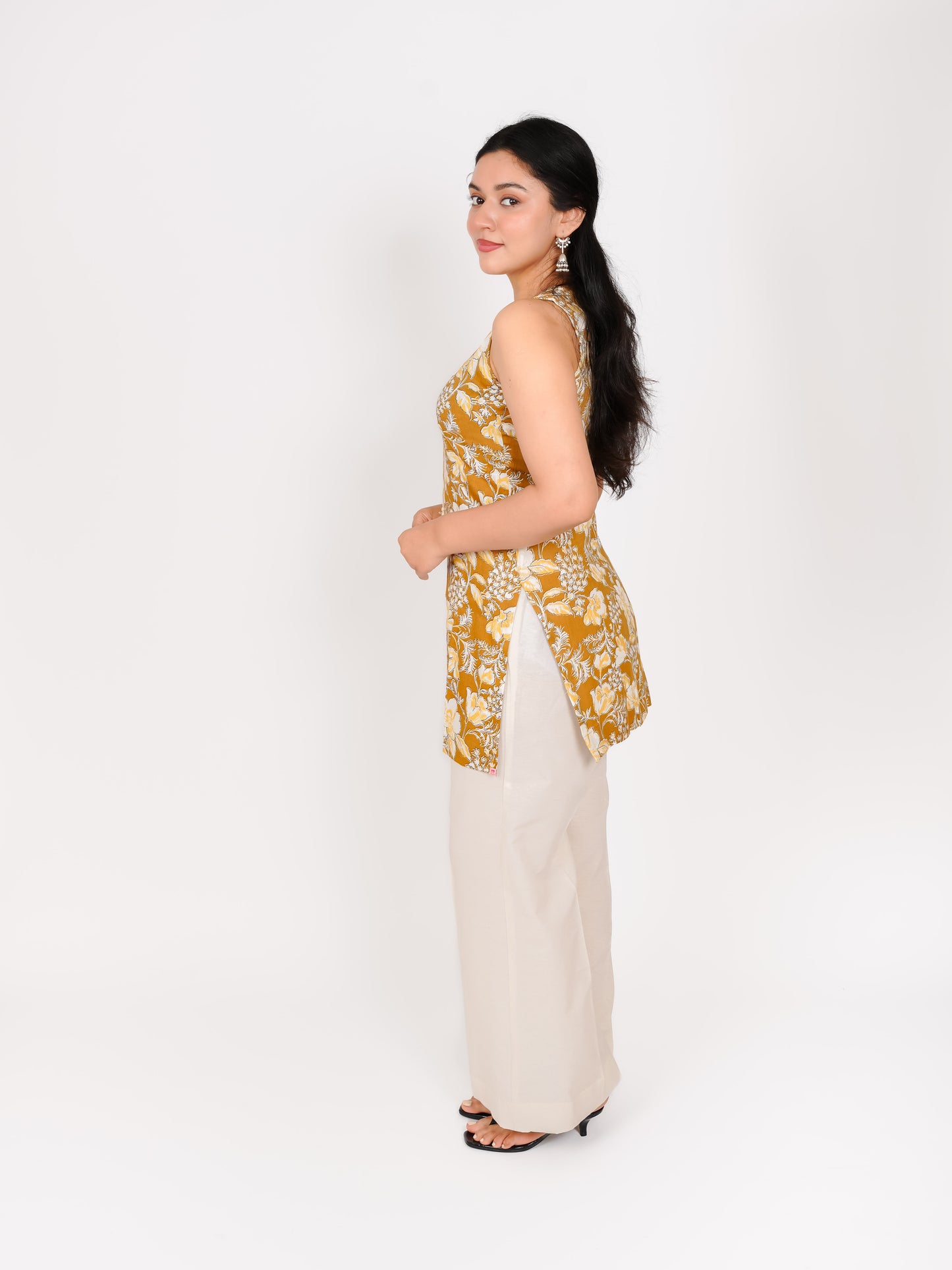 MONOMEE OSHAVI DORI NECK KURTA SET WITH PALAZZO