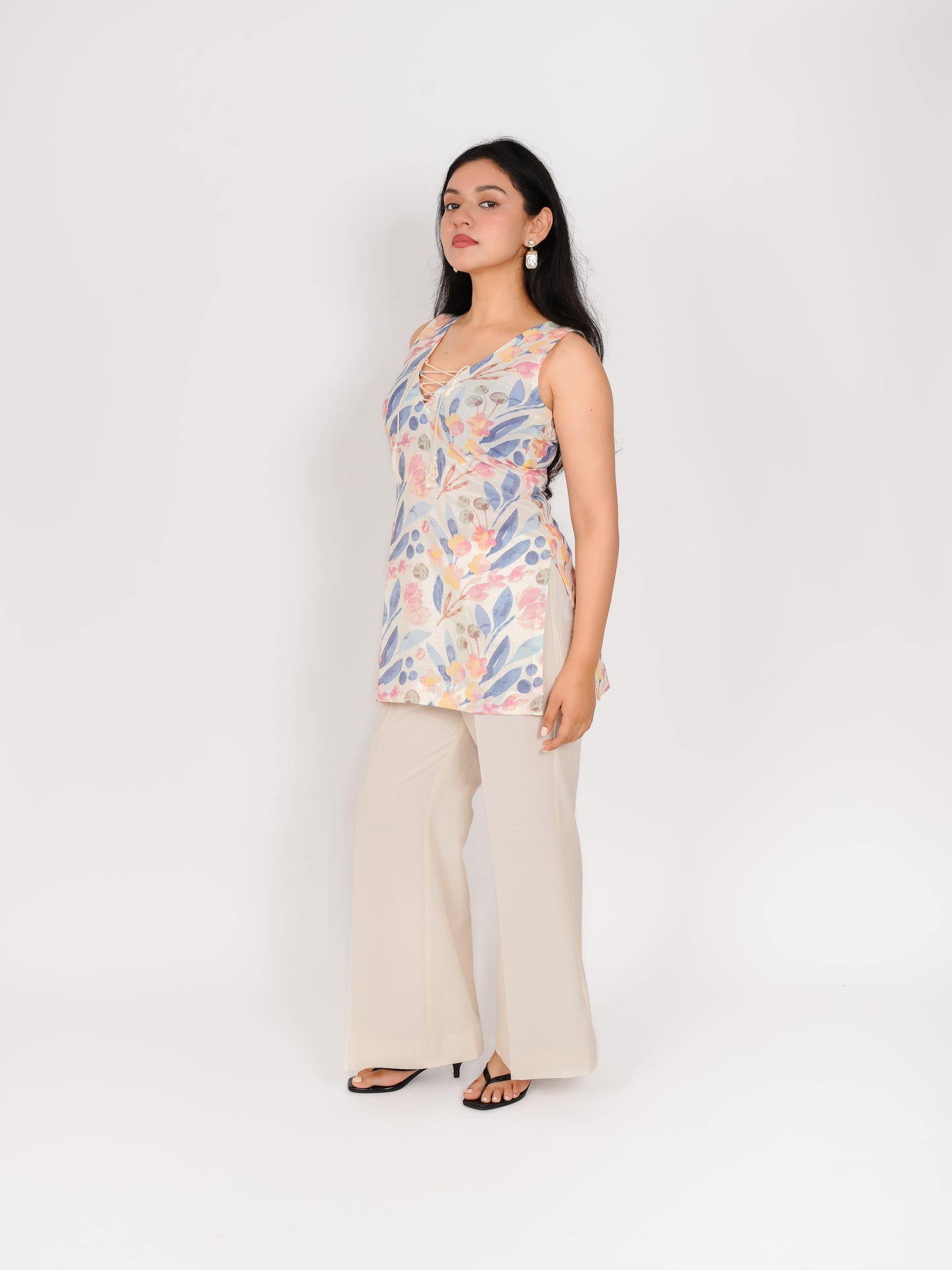 MONOMEE RIDDHAYA DORI NECK KURTA SET WITH PALAZZO