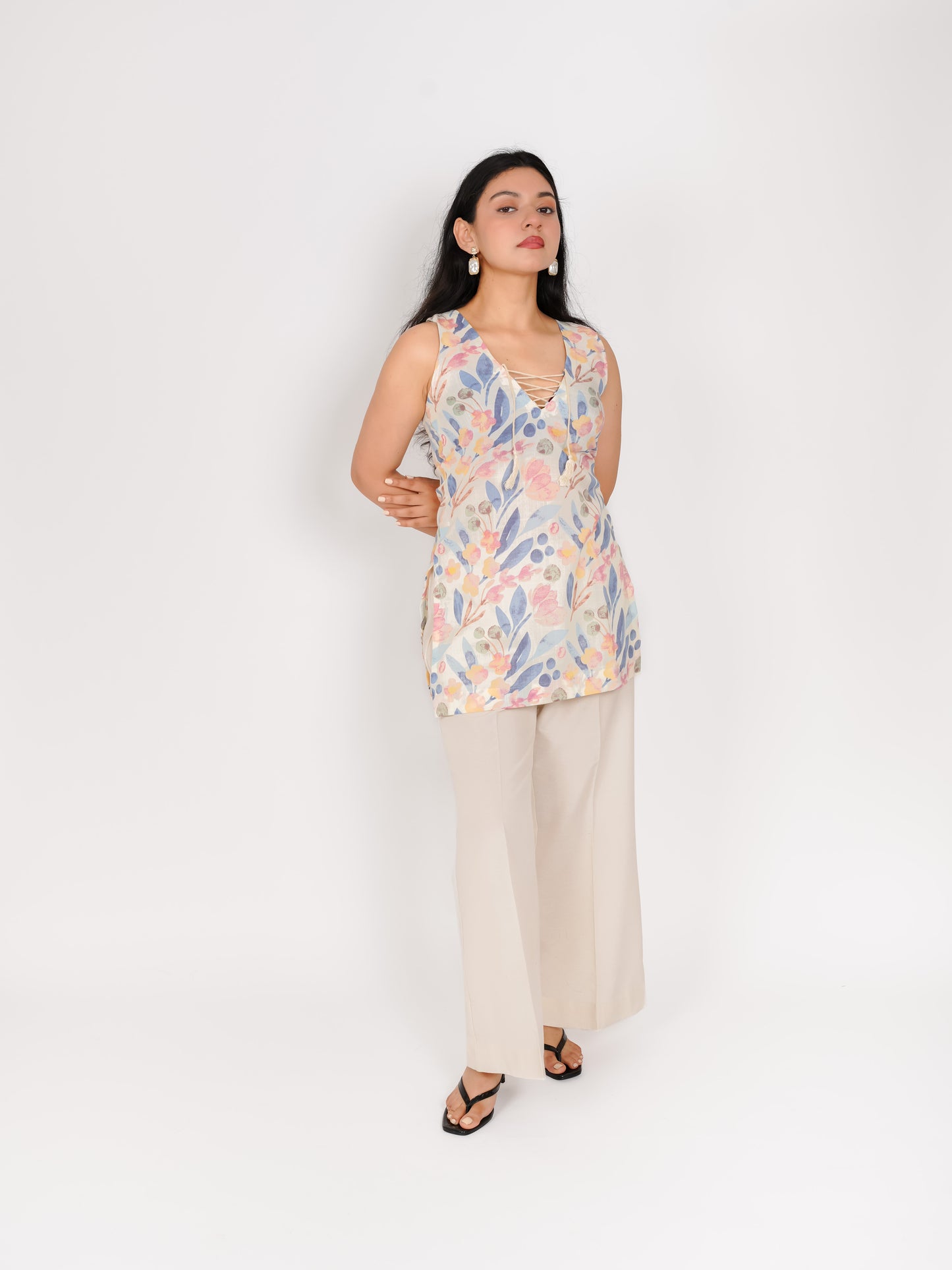 MONOMEE RIDDHAYA DORI NECK KURTA SET WITH PALAZZO