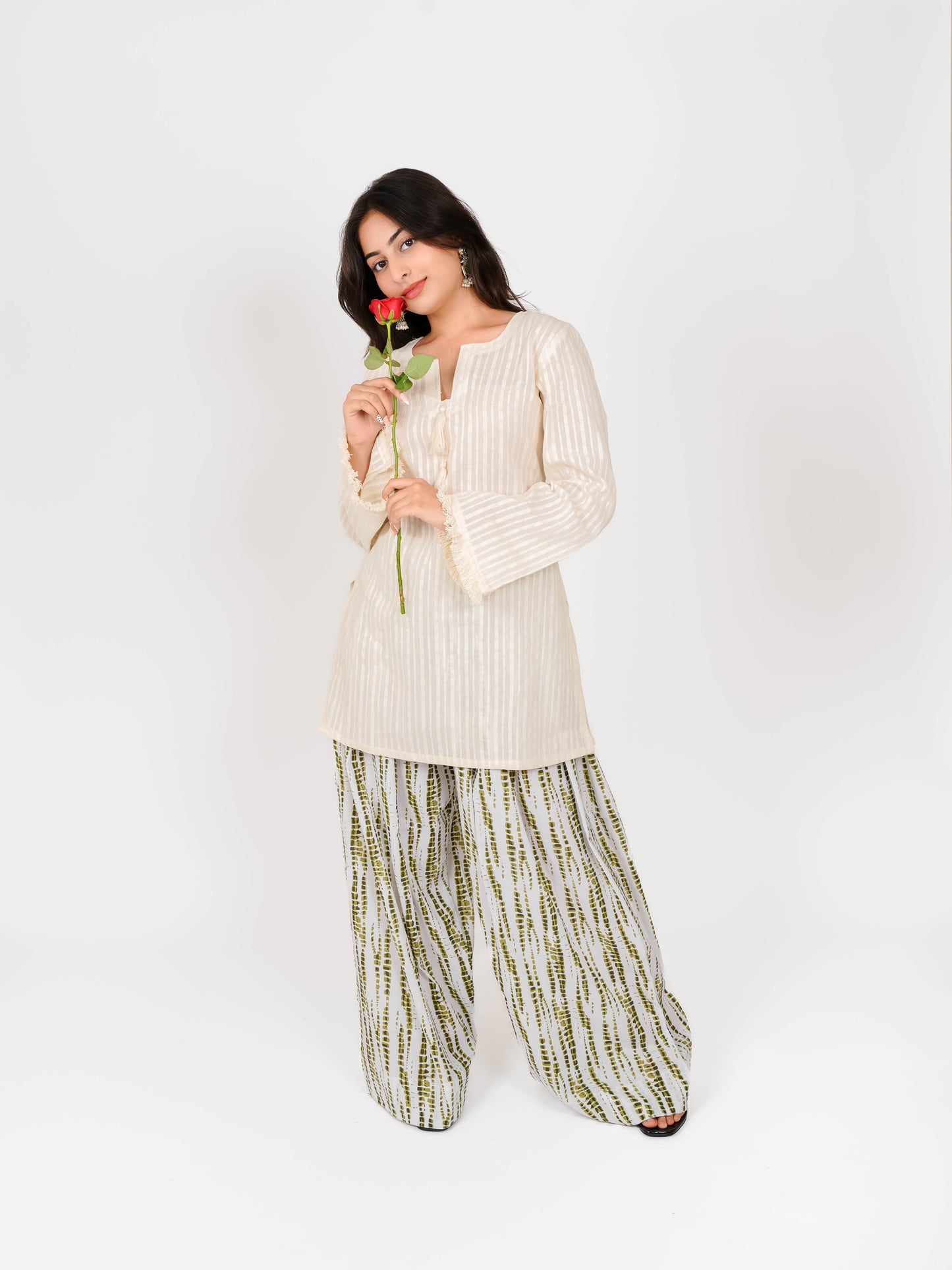 MONOMEE TRISHTHA LEHERIYA FARSHI SALWAR SET