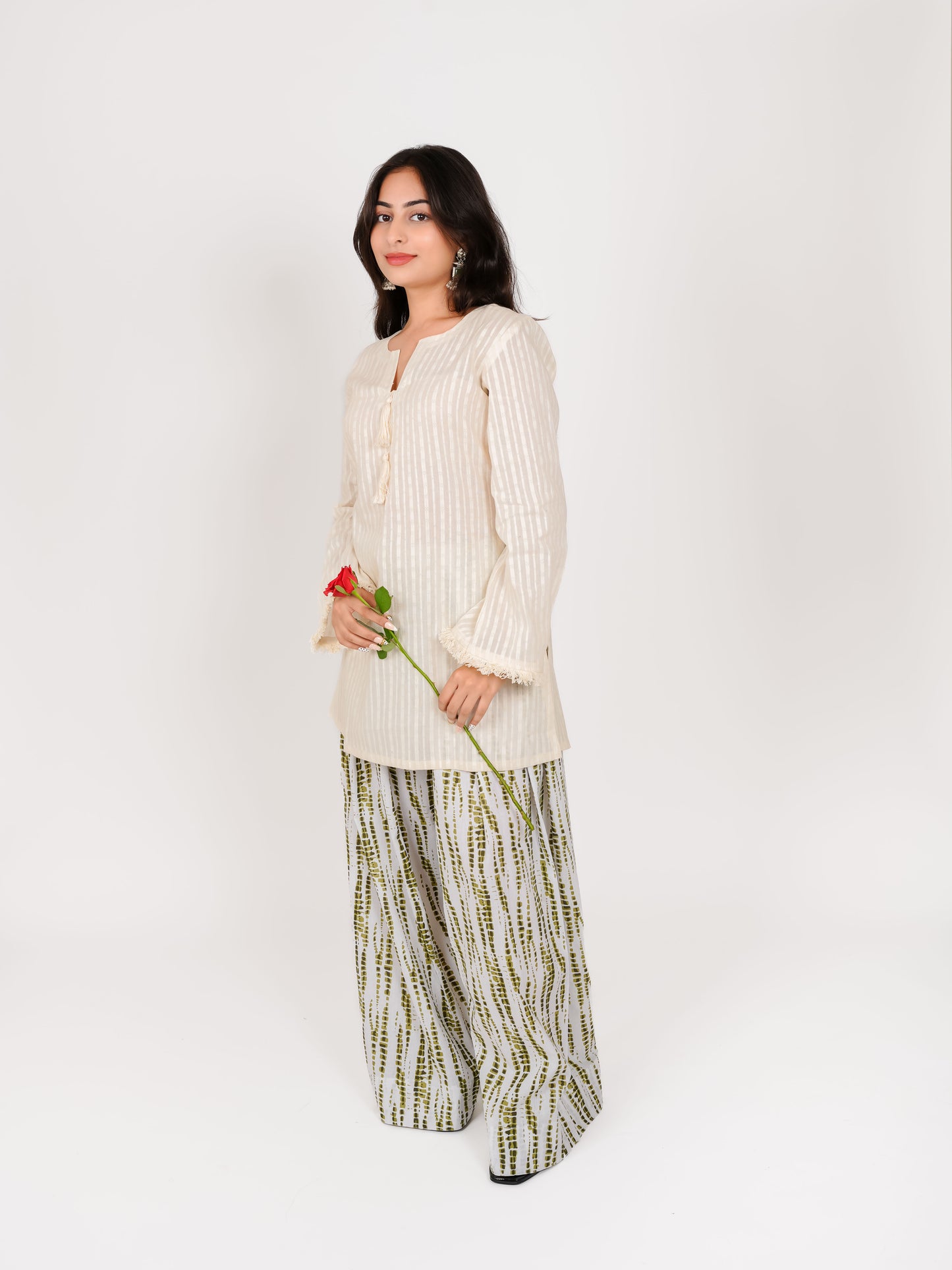 MONOMEE TRISHTHA LEHERIYA FARSHI SALWAR SET