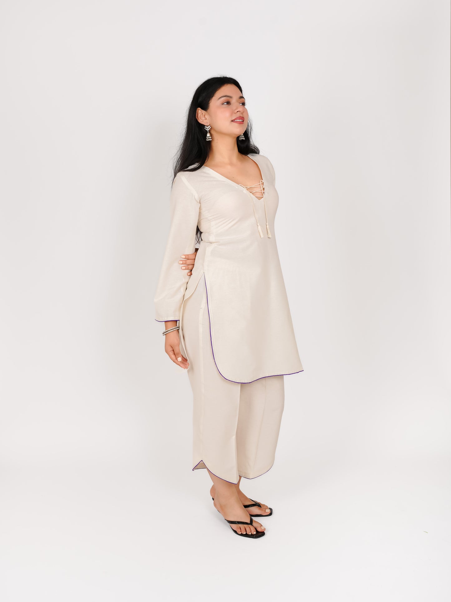 MONOMEE REVA OFF-WHITE NECK DORI KURTA SET