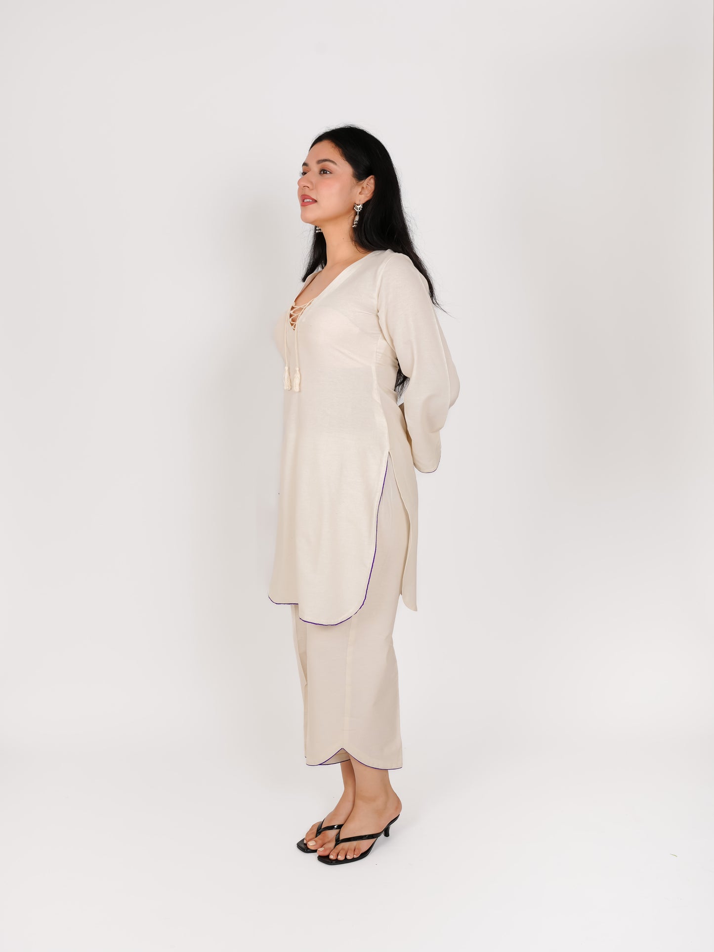MONOMEE REVA OFF-WHITE NECK DORI KURTA SET