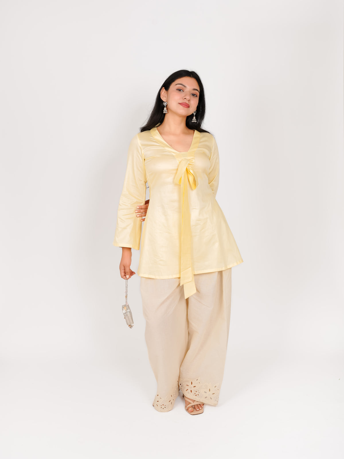 MONOMEE JASMIN SCHIFFLI BOW DETAIL FARSHI KURTA SET