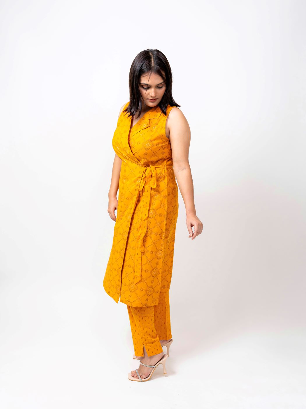 MOHINI SLEEVELESS ANGARAKHA KURTA SET