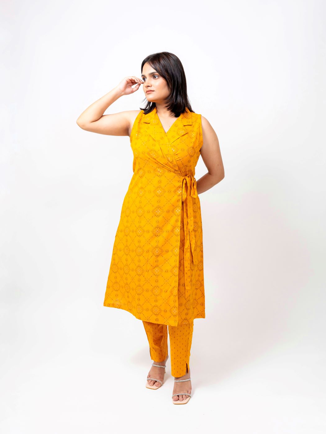 MOHINI SLEEVELESS ANGARAKHA KURTA SET