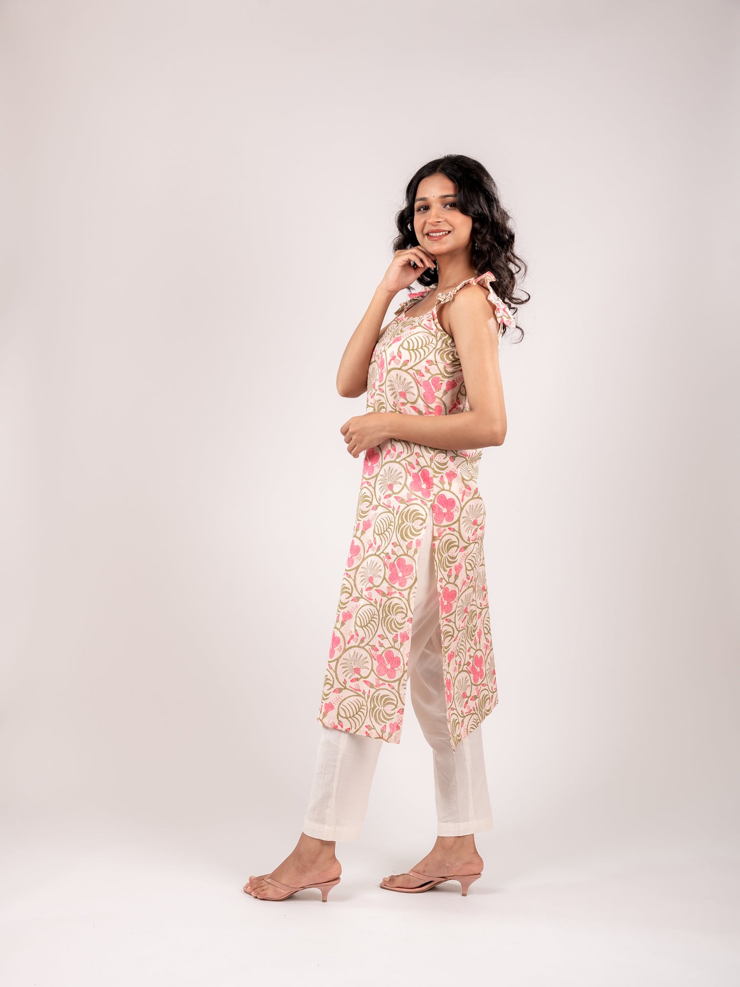 MONOMEE CHARVI FLORAL KURTI