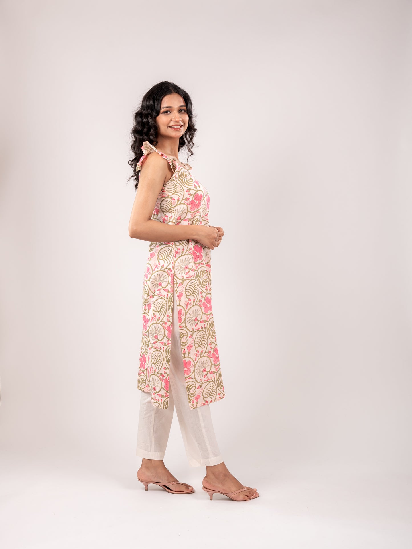 MONOMEE CHARVI FLORAL KURTI