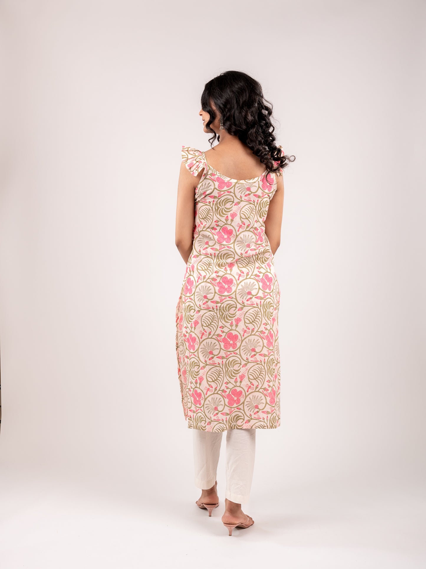 MONOMEE CHARVI FLORAL KURTI